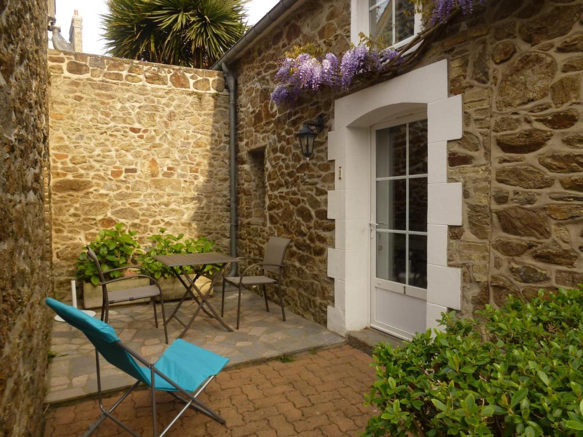 Clos De La Fontaine Dinard Exterior photo